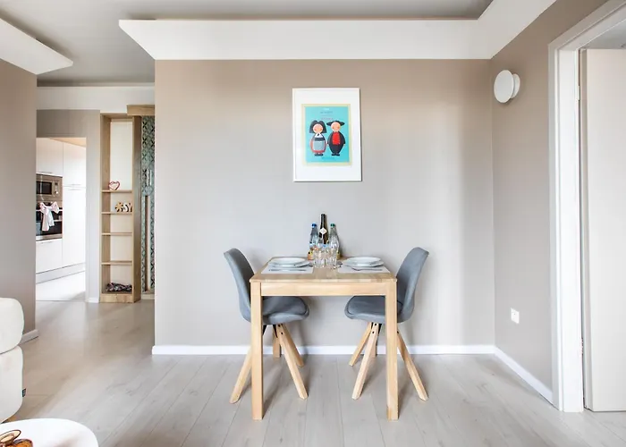 Le Tassigny A 2mn Du Centre Avec Parking Апартаменты *