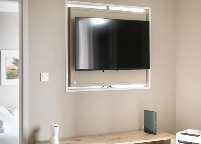 Le Tassigny A 2mn Du Centre Avec Parking *